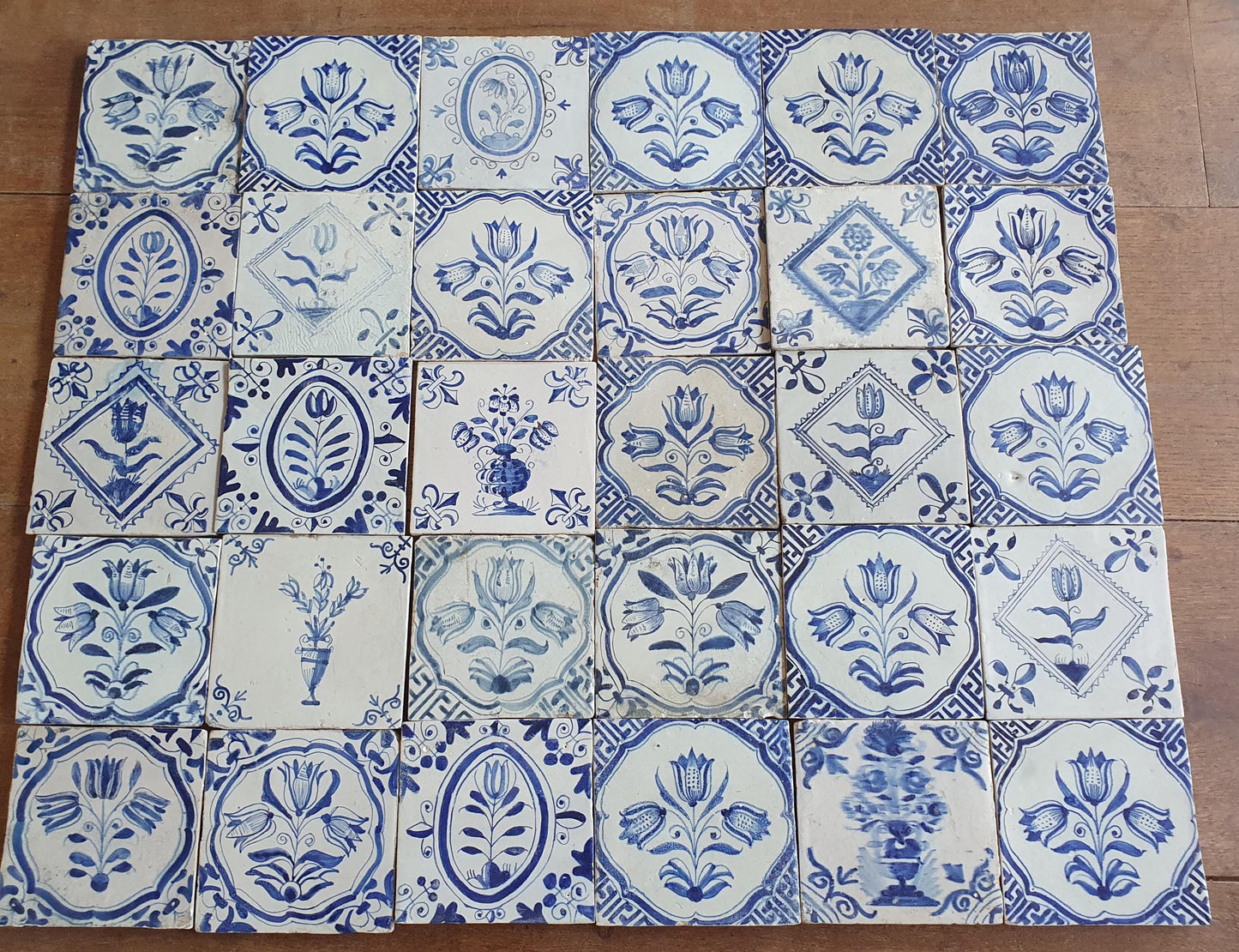 30 xAntique Delft Tulip Tiles, 17th Century Dutch Tilefield  Around 1620-1640