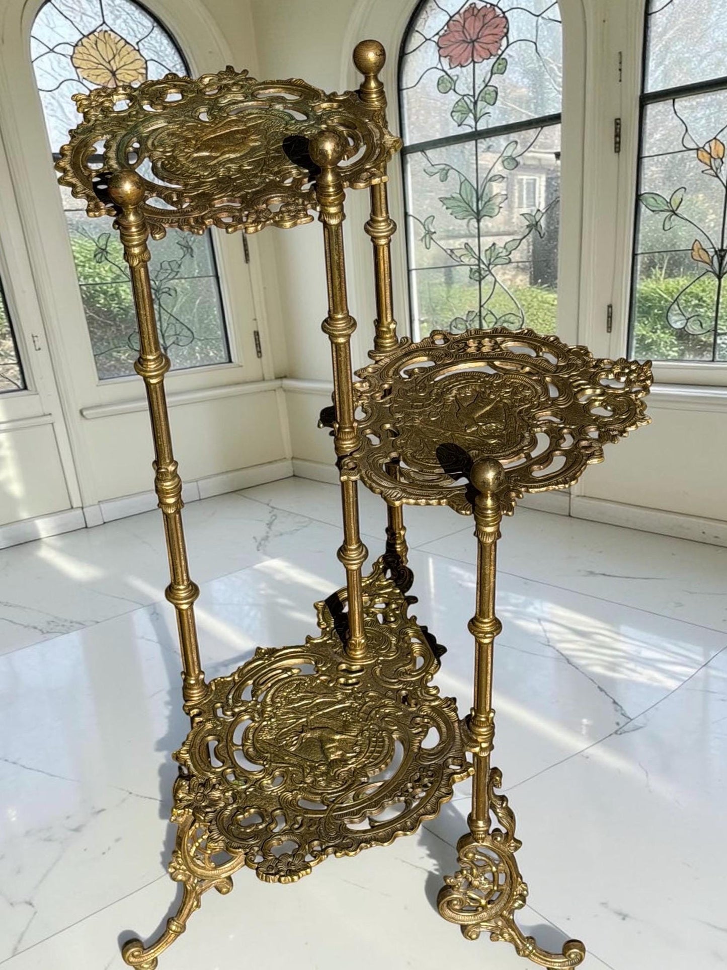 Sidetable, Italian Art Nouveau ornate Brass Plant table Stand / Gueridon gold