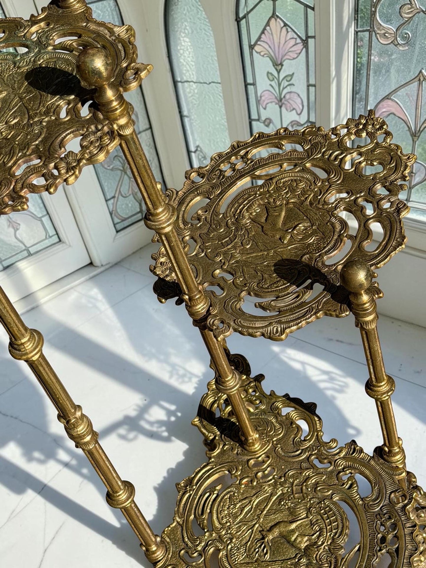 Sidetable, Italian Art Nouveau ornate Brass Plant table Stand / Gueridon gold
