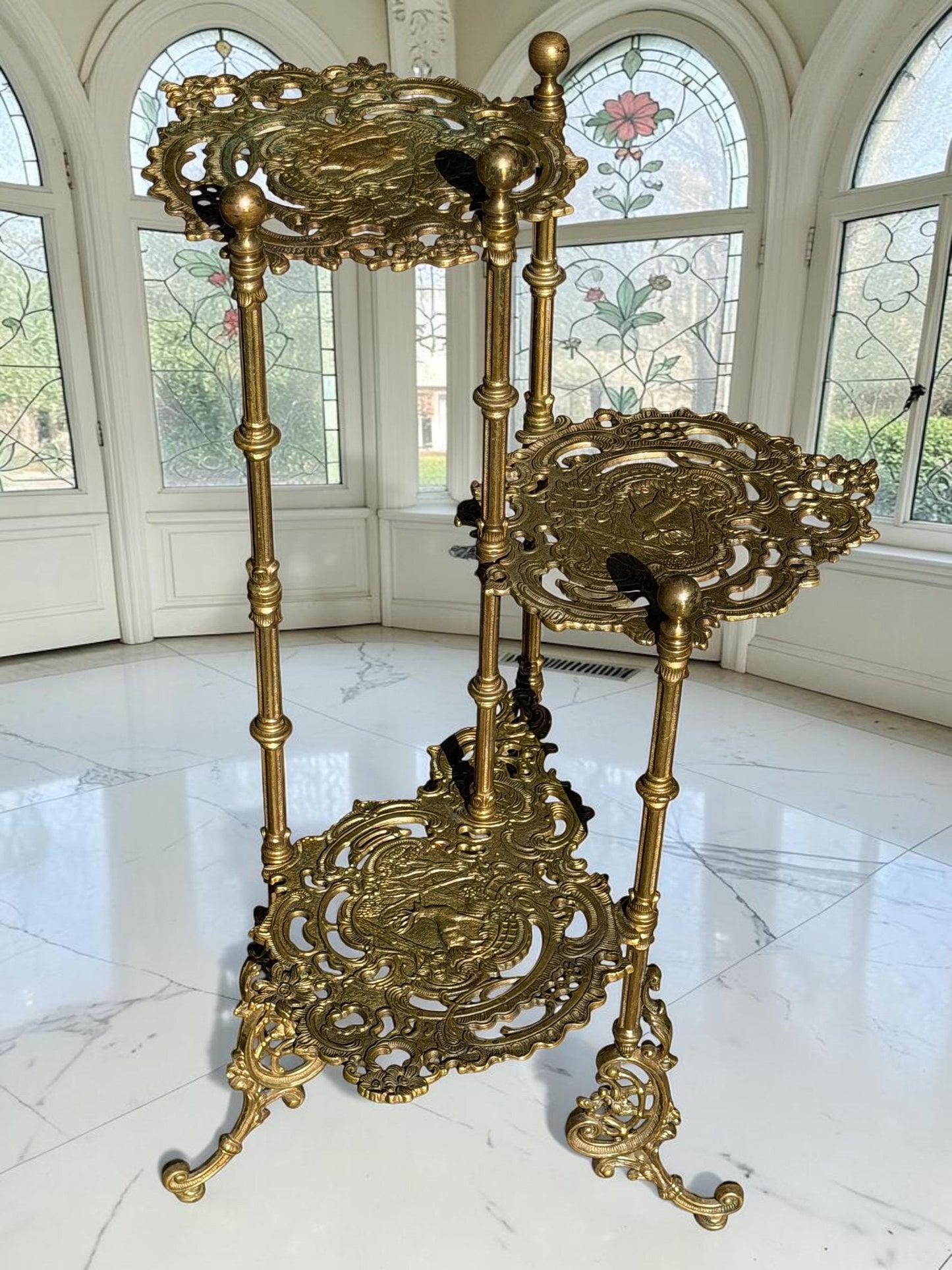 Sidetable, Italian Art Nouveau ornate Brass Plant table Stand / Gueridon gold