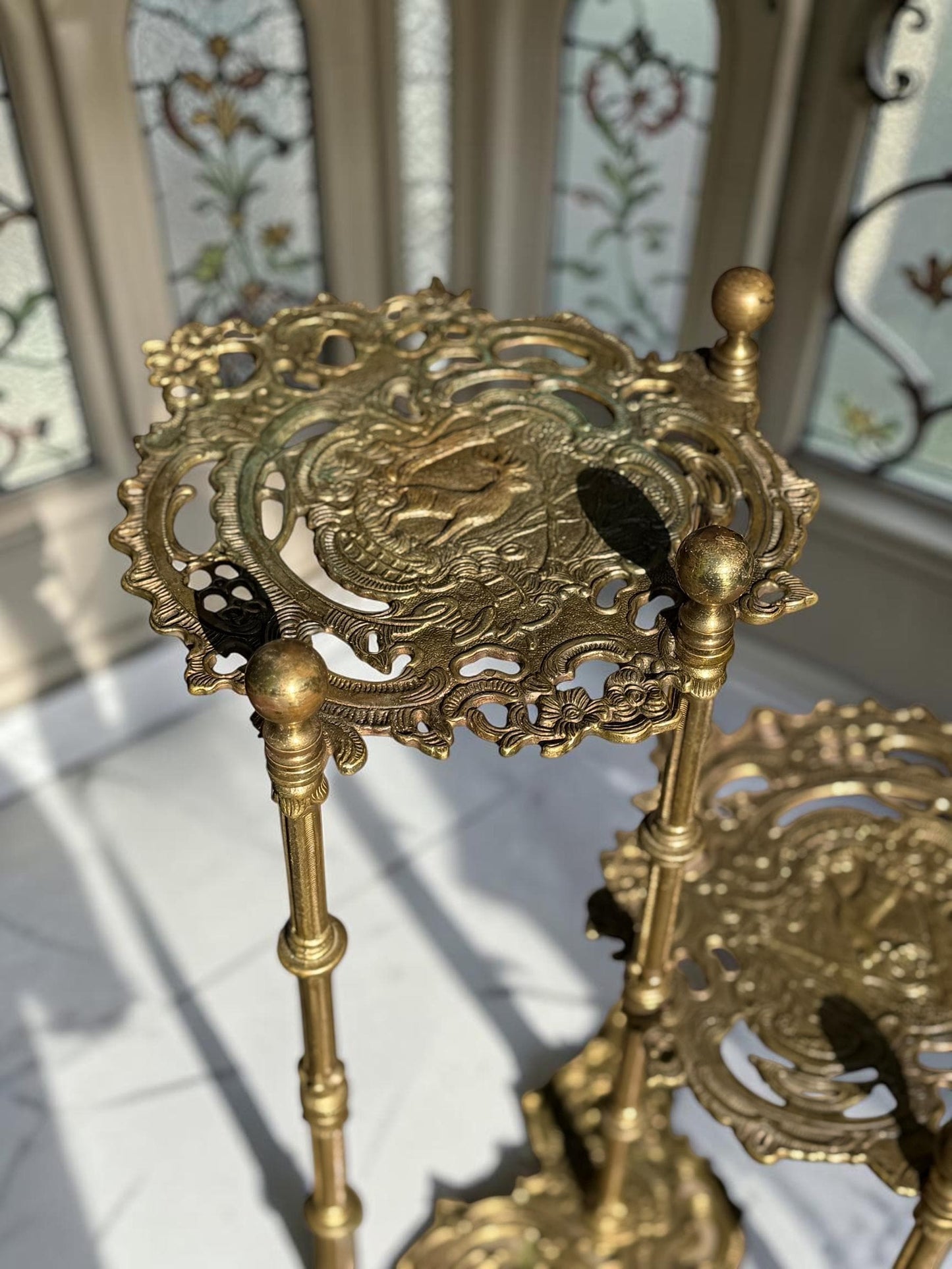 Sidetable, Italian Art Nouveau ornate Brass Plant table Stand / Gueridon gold