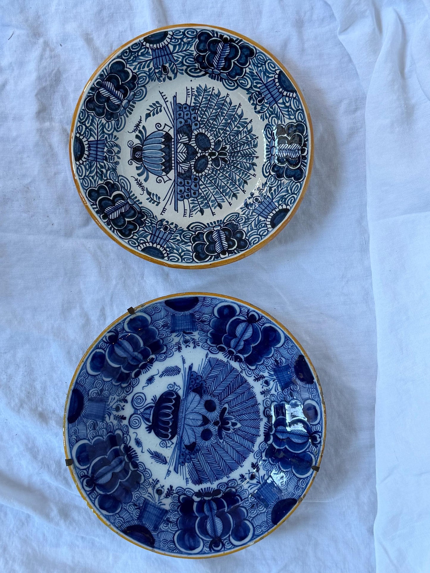 Antique pair of  Delft blue Plates,  dutch pottery ‘ the porceleyne clauw’ ,  Handpainted Decor, 18th Century (Set of 2) wallplates peacock