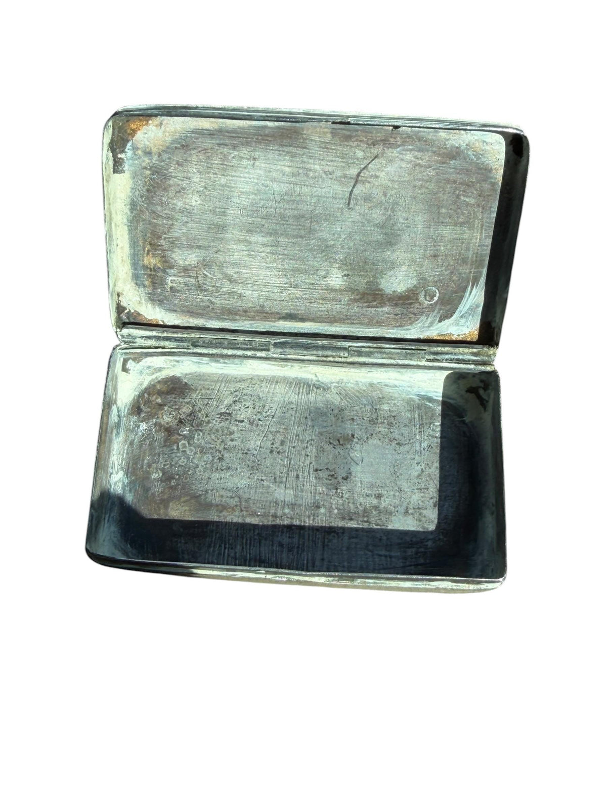 Rectangular silver snuff box with engraved guilloché motifs and reeded borders, 1852 ,  1,6 x 6,7 x 4 cm, signs of wear, 34 grams antique