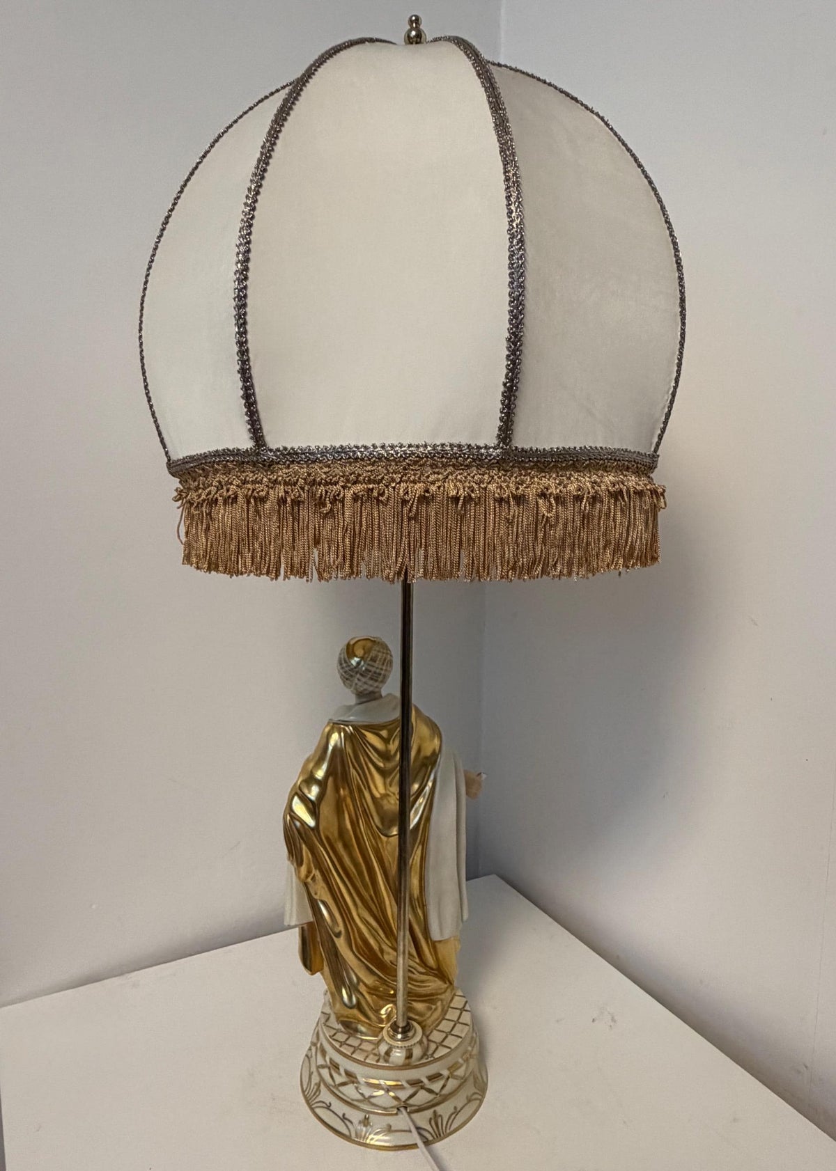 XL Herend Hungary Oriental Lady Porcelain Table Lamp 5767/C-1 with Original Silk Shade , large exclusive tablelamp
