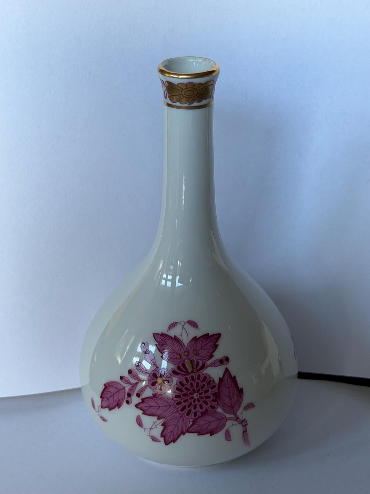 Herend Apponyi Red Soliflore Bud Vase, Hand-Painted Porcelain, Hungary, ca. 15 cm