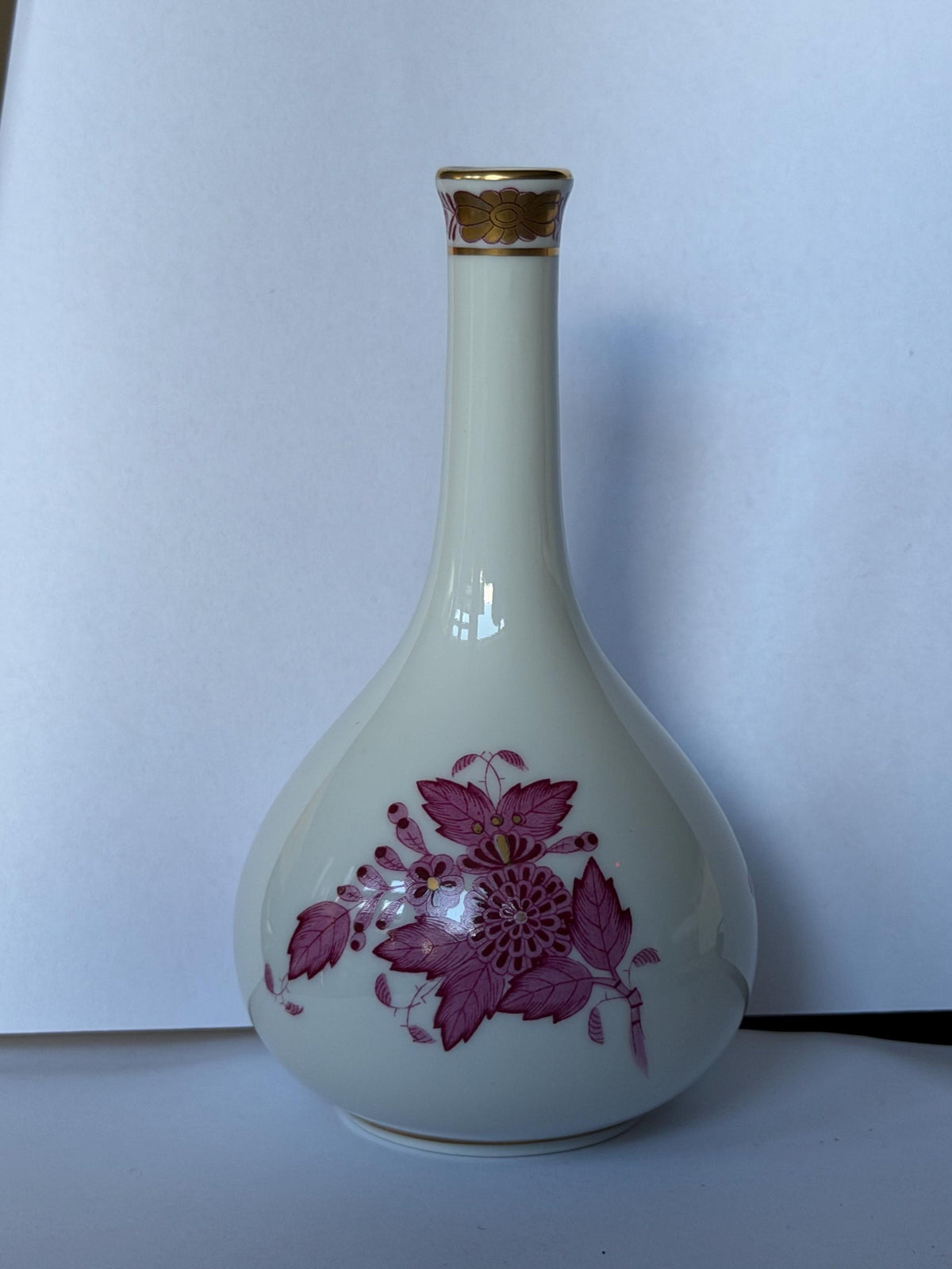Herend Apponyi Red Soliflore Bud Vase, Hand-Painted Porcelain, Hungary, ca. 15 cm