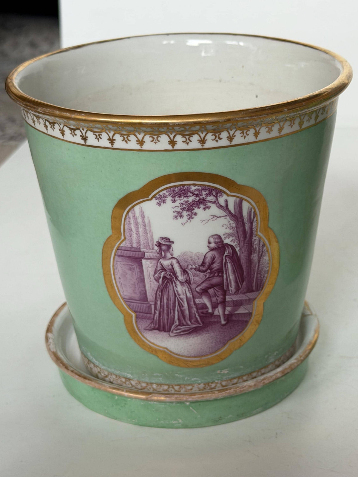 Meissen Porcelain Pair of antique Cachepots Jardinières with Saucers, Watteau Scenes, 19th Century planters