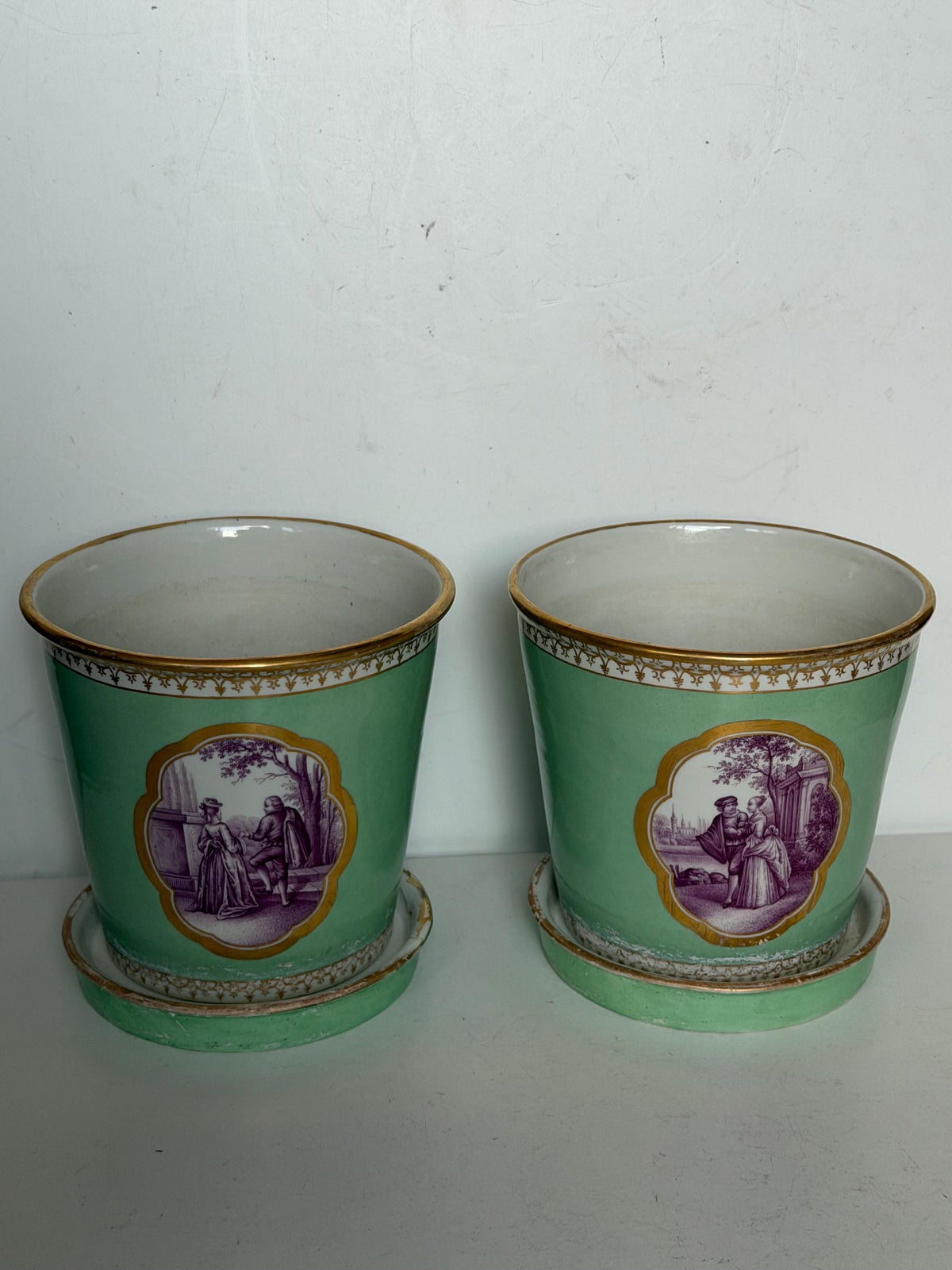 Meissen Porcelain Pair of antique Cachepots Jardinières with Saucers, Watteau Scenes, 19th Century planters
