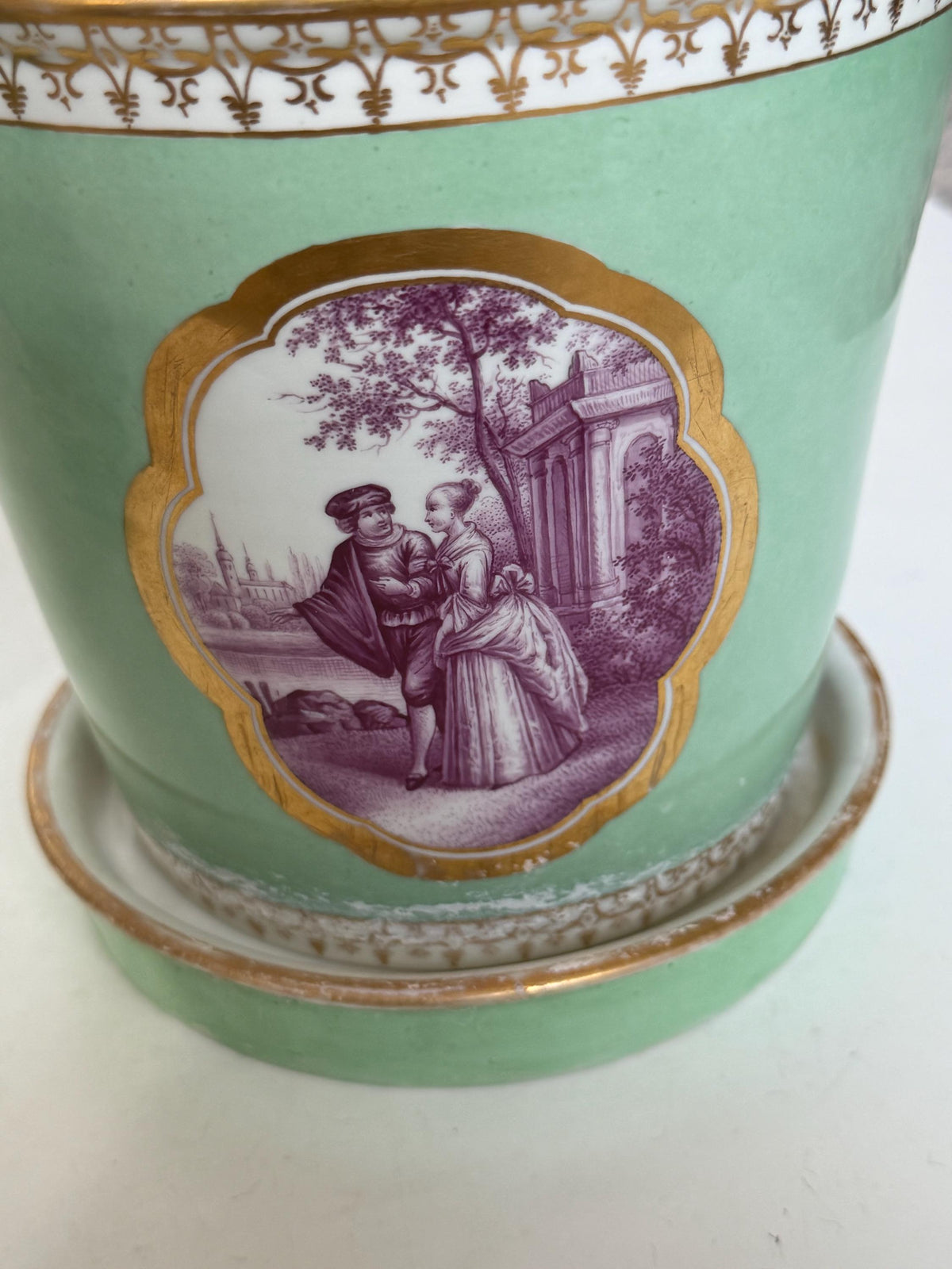 Meissen Porcelain Pair of antique Cachepots Jardinières with Saucers, Watteau Scenes, 19th Century planters