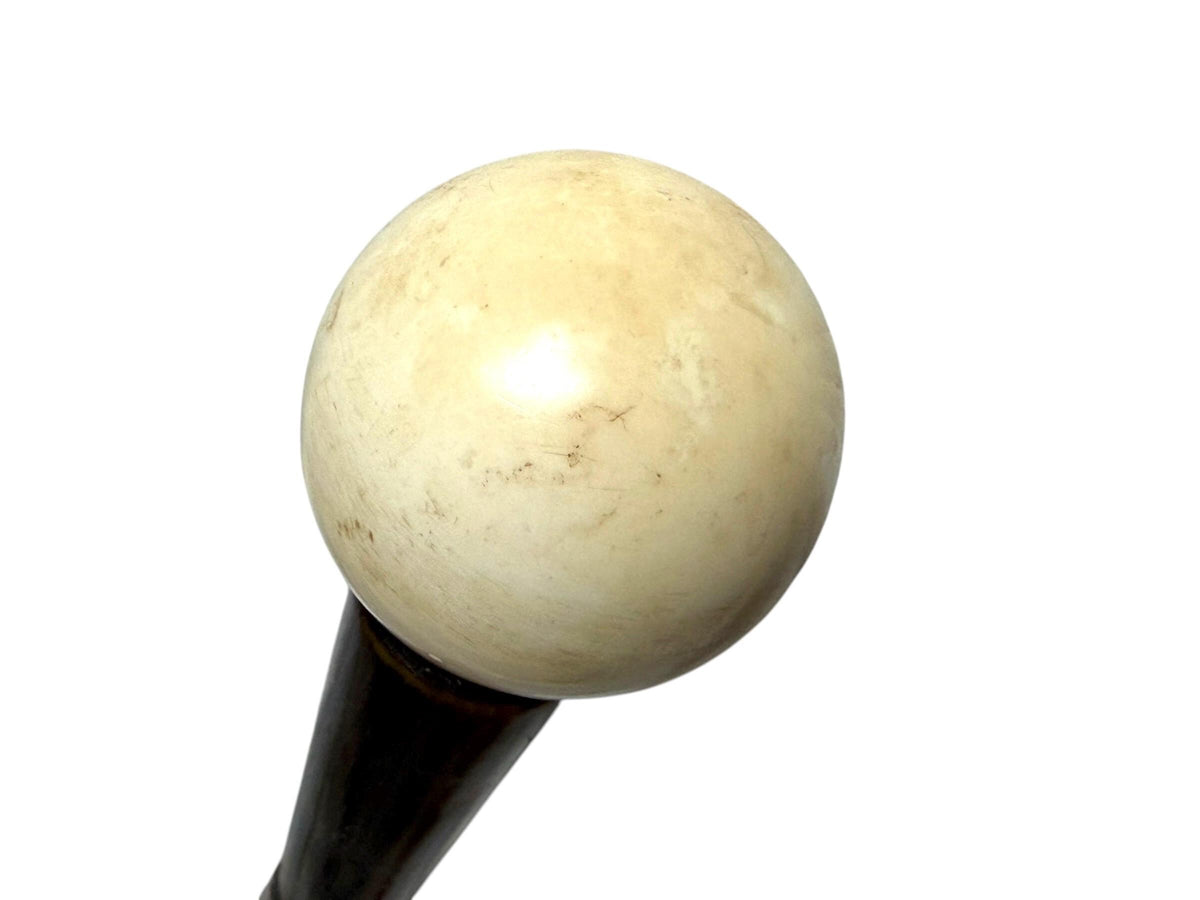 antique walking cane stick with cow , european collection, gentlemen's flannel stick. Wandelstok