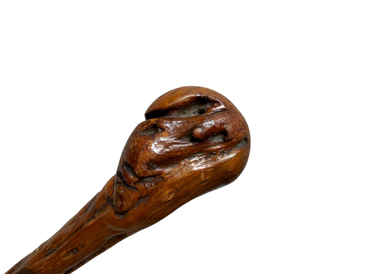 antique walking cane stick with cow ornament , european collection, gentlemen's flannel stick. Wandelstok
