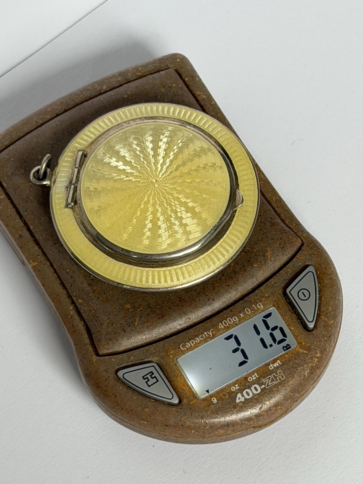 Guilloche powder -  American Silver Guilloché Pendant Compact – Art Deco 1920s vanity accesoire roaring twenties glasspaste
