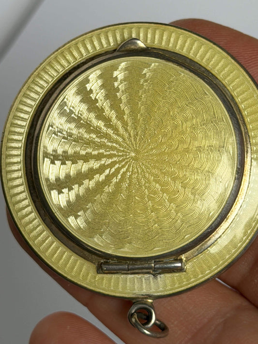 Guilloche powder -  American Silver Guilloché Pendant Compact – Art Deco 1920s vanity accesoire roaring twenties glasspaste