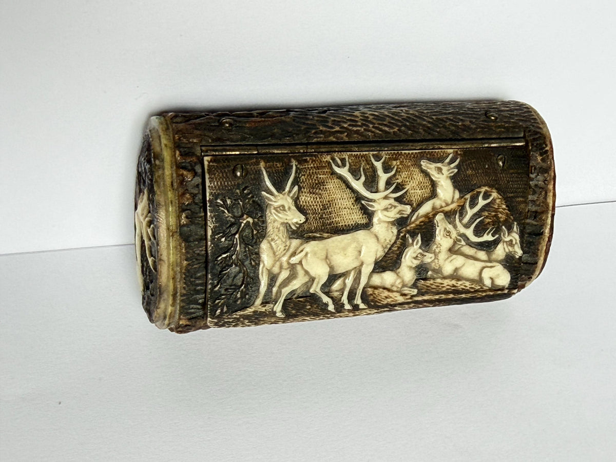 Antique Bavarian Hand-Carved Antler Snuff Box, Germany circa 1870, Deer and Hound Hunting Scene