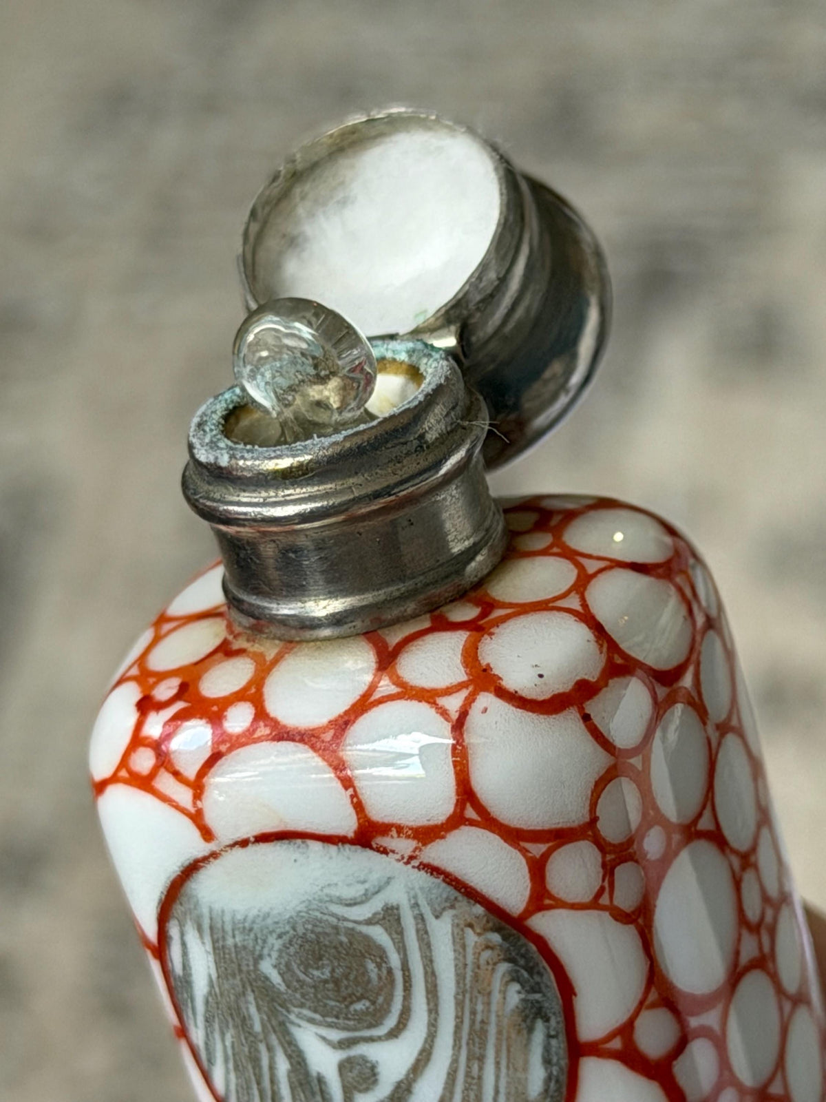 Antique Gebrüder Schoenau Hüttensteinach early Art Nouveau Porcelain Scent Bottle with silver mount, Germany, c. 1890–1900