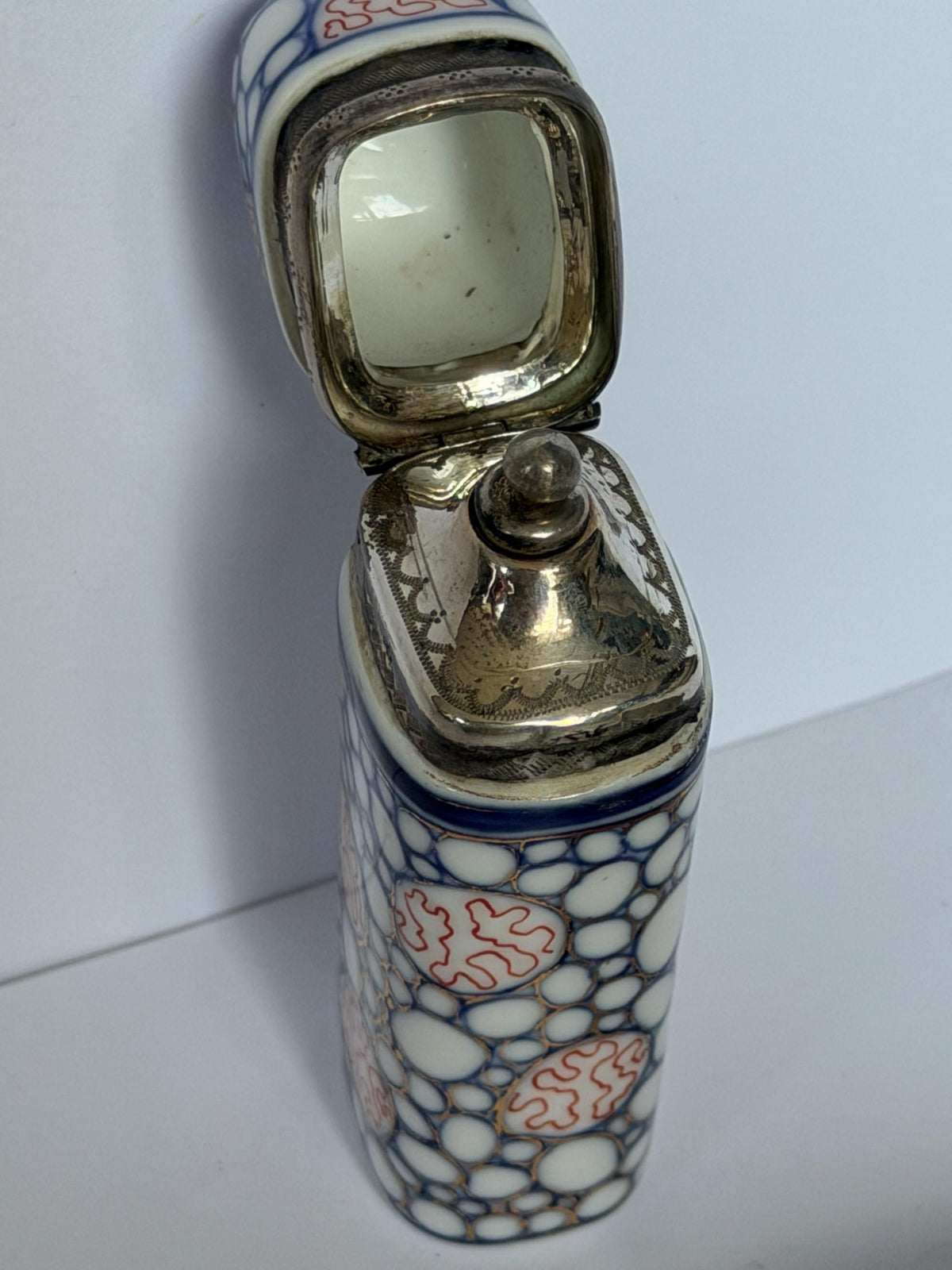 Antique Hüttensteinach Art Nouveau Porcelain Scent Bottle with Dutch Silver Mount, c. 1890–1900