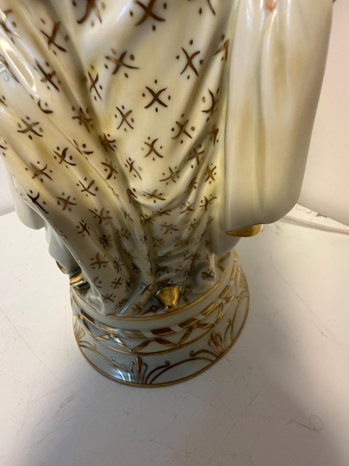 XL Herend Hungary Oriental Lady Porcelain Table Lamp 5767/C-1 with Original Silk Shade , large exclusive tablelamp