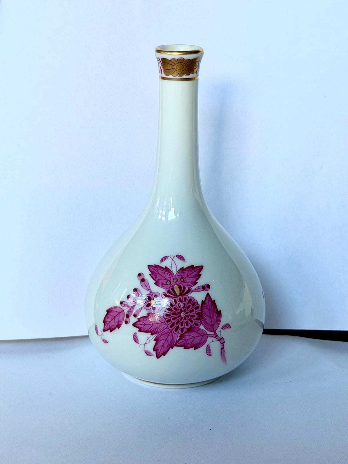 Herend Apponyi Red Soliflore Bud Vase, Hand-Painted Porcelain, Hungary, ca. 15 cm