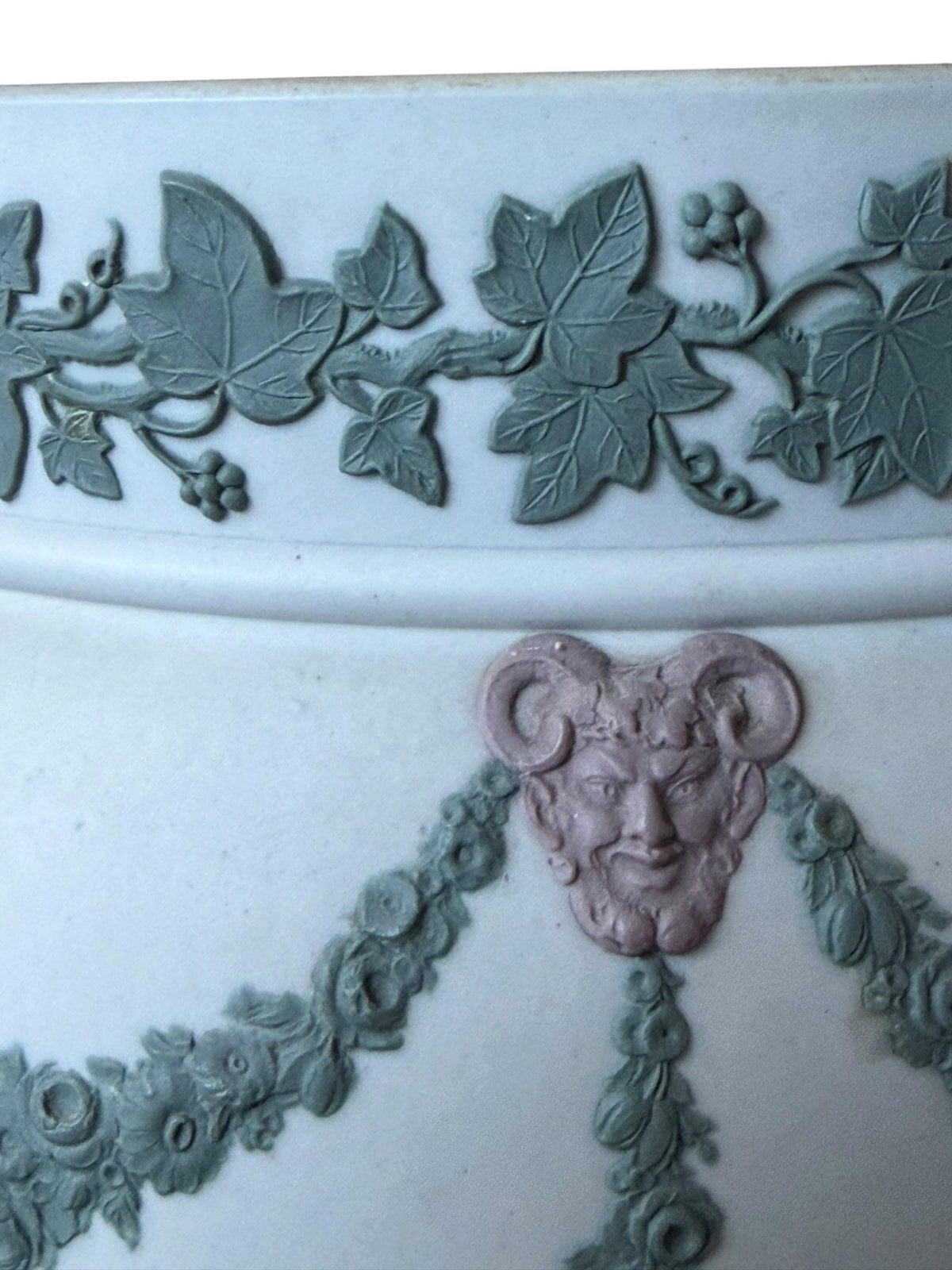 19th Century Wedgwood Large Tricolor Jasperware Jardinière Neoclassical Planter, rare exclusive, ca 1870