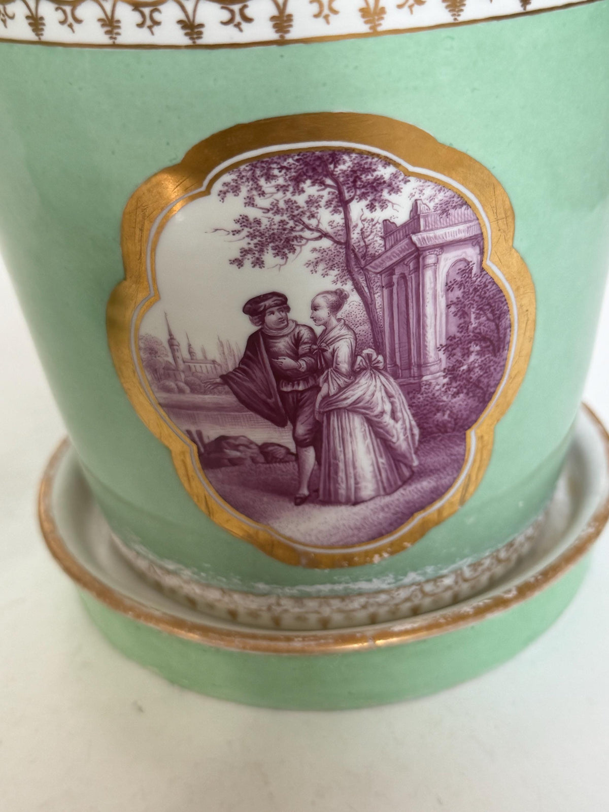 Meissen Porcelain Pair of antique Cachepots Jardinières with Saucers, Watteau Scenes, 19th Century planters