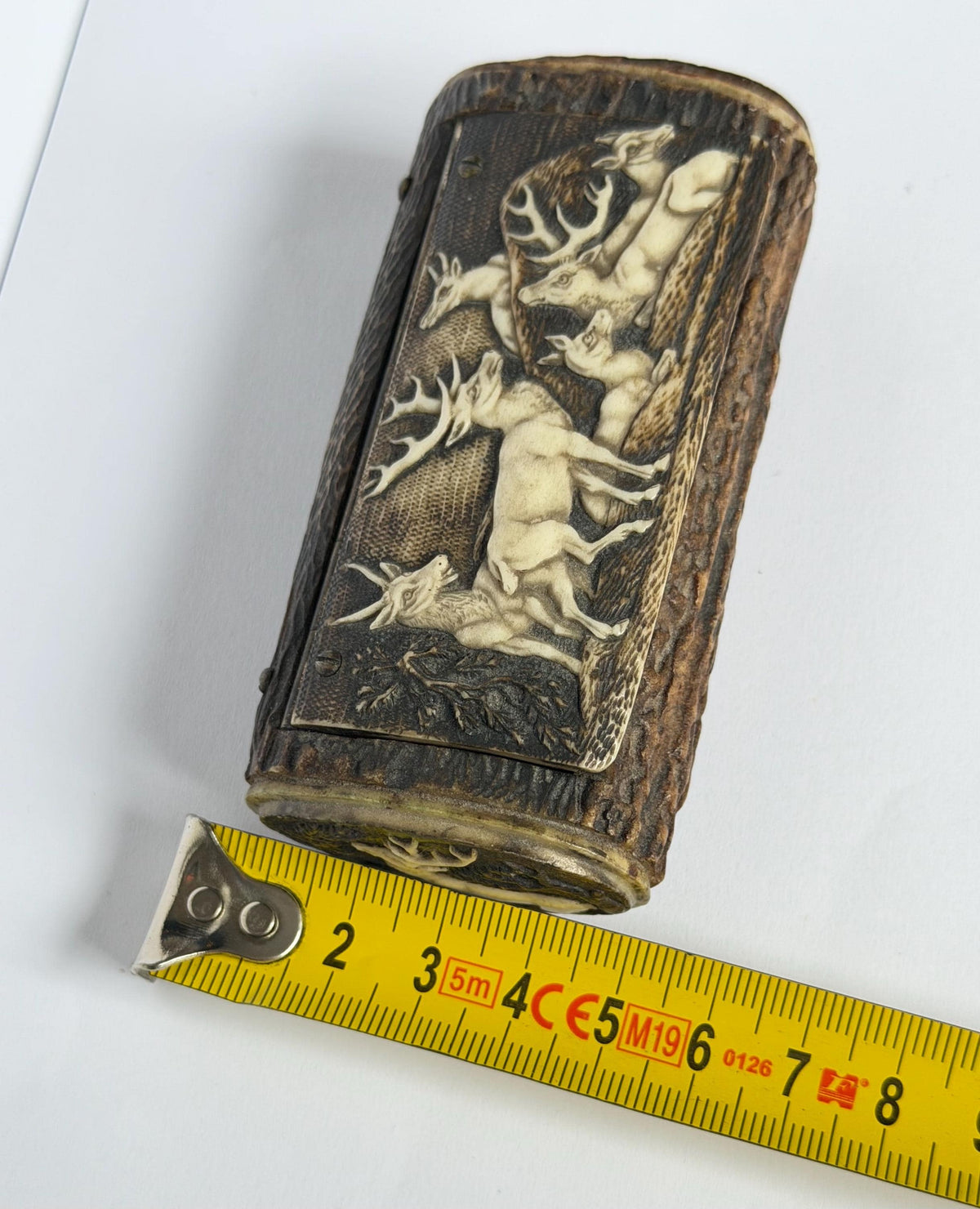 Antique Bavarian Hand-Carved Antler Snuff Box, Germany circa 1870, Deer and Hound Hunting Scene